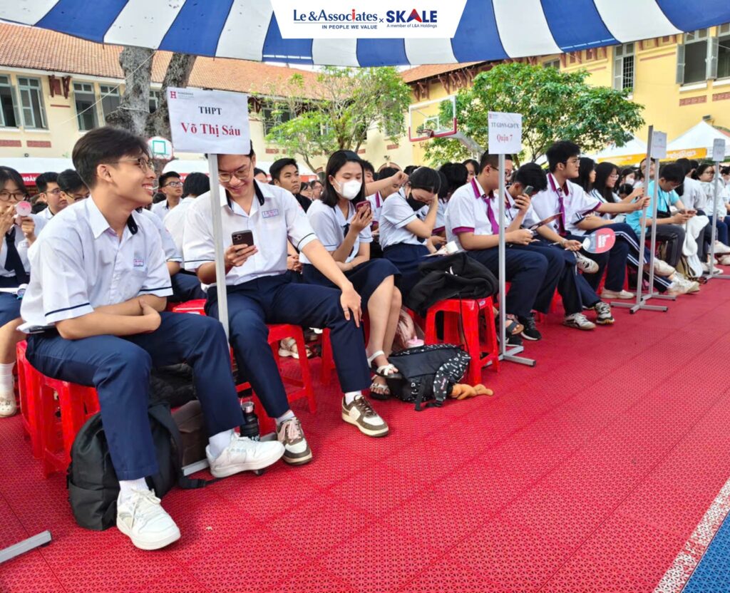 Học sinh tại các trường THPT ngồi tham dự event do SKALE tổ chức